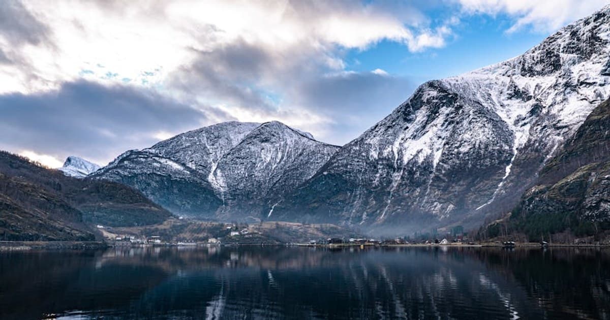 THCA Explained: What It Is and Why It's Trending